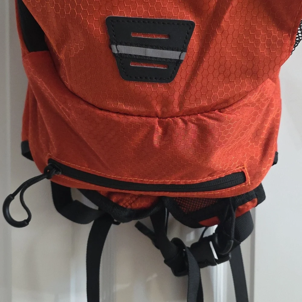 NWOT TOPI Orange Black Hydration Backpack Cooler Hiking Outdoor Travel​